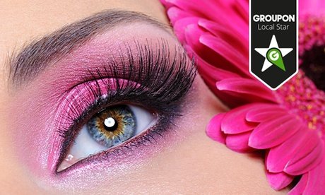 Professionelle Wimpernverlängerung in 3D-Volumen-Technik mit 60-100 Silk Lashes pro Auge