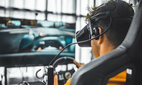 Für 1 Person (Mindestgröße 135 cm): 2 Std. Rennerlebnis mit 4K-Monitor oder 3D-Brille (ab 16 Jahren)