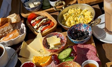 Für 1 Person: Reichhaltiges türkisches Frühstück nach Wahl (einlösbar Mo.-Do. von 7-14 Uhr)