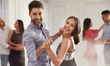 Für 2 Personen: 1x 90 Min. Schnupper-Tanzstunde für Paare