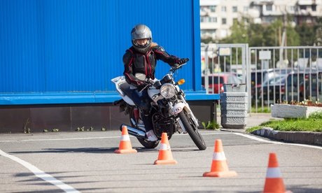 4 5 Std. ADAC-Motorrad-Kurven-Training für 1 Person (ab 18 Jahren)