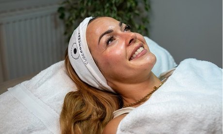 60 Min. Aqua-Facial für 1 Person