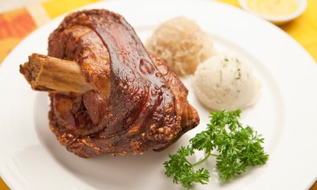 Für 2 Personen: Bayerische Riesen-Schweinshaxe (einlösbar Di.-Do.)