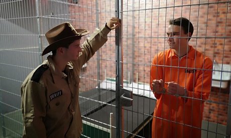 Für bis zu 20 Personen: 2 Live Room Escapes nach Wahl (Parallel oder Nacheinander spielbar)