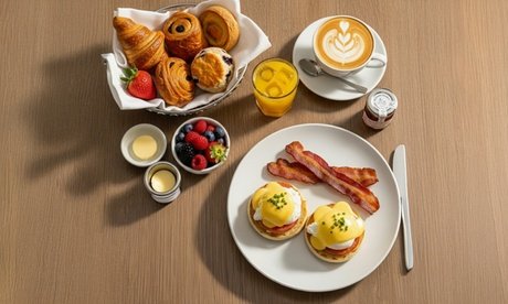 Für 4 Personen: Genießer-Frühstücksbuffet inkl. Getränken (einlösbar Mo. - Fr. von 6:30 - 10 Uhr)