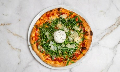 Für 4 Personen: Pizza nach Wahl inkl. Softdrink - take away