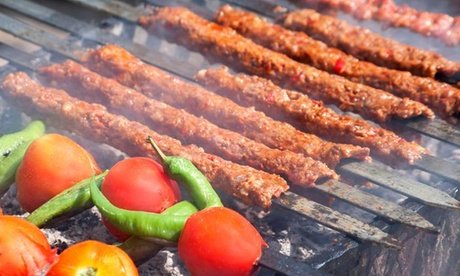 Für 4 Personen: 3-Gänge-Menü mit XL-Dönerteller inkl. Cola