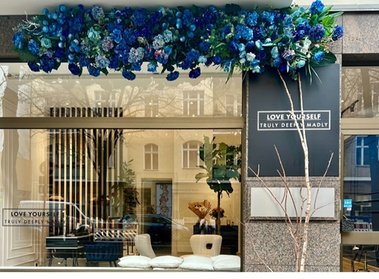 30 Min. Premium Maniküre (ohne Lack)