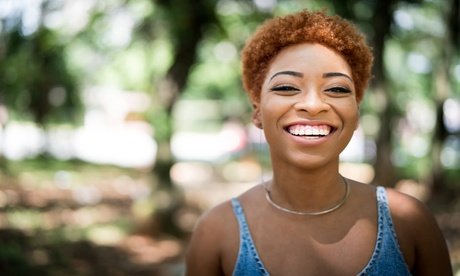 40 Minuten kosmetisches Zahn-Bleaching inkl. Zahnversiegelung und Perleffekt für 2 Personen