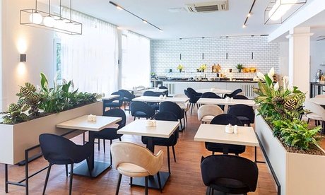 Frühstücksbuffet inkl. 1 Glas Sekt 4 Personen