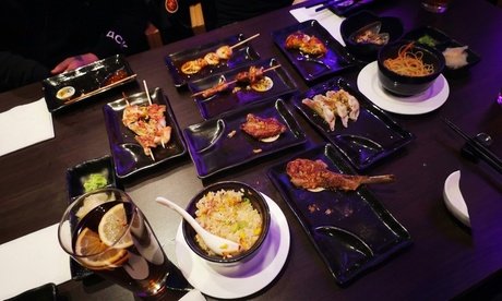 Für 4 Personen einlösbar Fr..-So. 17- 21 Uhr: Asiatisches All-You-Can-Eat mit japanischer Tee-Spezialität