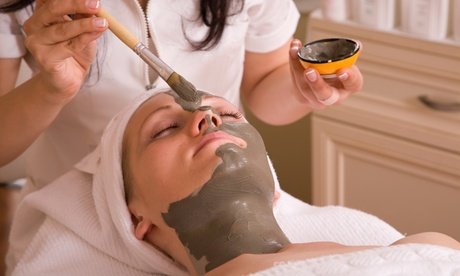 45 Min. Gesichtsbehandlung mit Collagen-Fadenlifting-Effekt mit Bio-Produkten