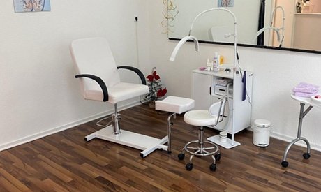 Mit Shellac: Kosmetische Fußpflege