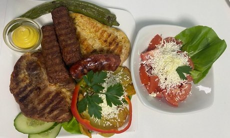 Für 4 Personen: Mittagsmenü nach Wahl inkl. Beilagensalat und Getränk