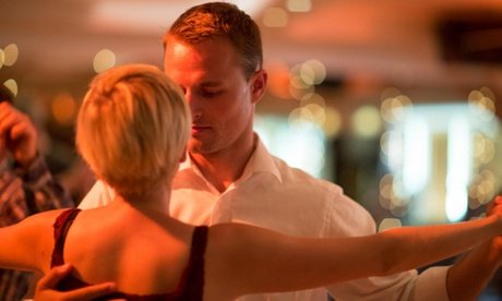 Für 2 Personen: 7 Einheiten mit 90 Min. Gesellschaftstanz-Grundkurs