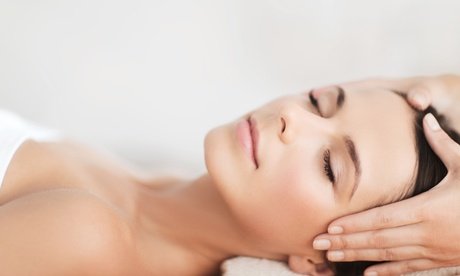 60 Min. Aqua-Facial-Gesichtsbehandlung und 60. Min. Radiofrequenz-Microneedling