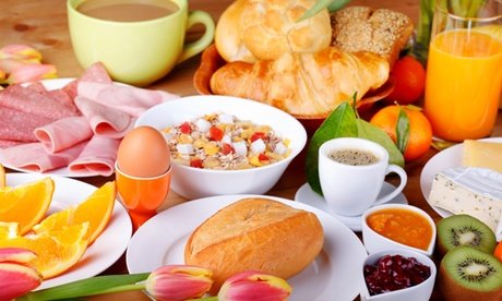 Für 4 Personen: Frühstück inkl. eine Runde Bowling (einlösbar So.)