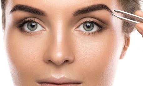 Powder Brows für beide Augenbrauen: Permanent Make-up für eine Person
