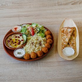 Für 1 Person: Falafel-Menü mit Getränk nach Wahl und Tee