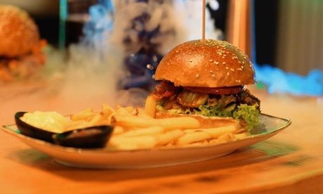 Für 4 Personen: Jeweils 1 Burgermenü & 2 Std. Billard (einlösbar von Mo.-Do.)