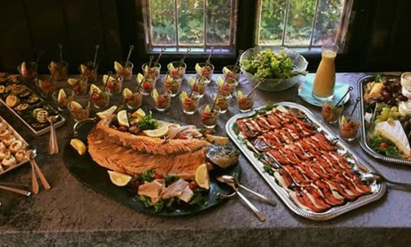 Für 4 Personen: Exklusiver Brunch am Phoenix-See inkl. Empfangssekt