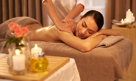 30 Min. Aromaöl-Ganzkörpermassage mit Duftöl nach Wahl