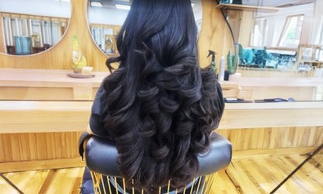 Waschen Schneiden & Föhnen für alle Haarlängen für 1 Person (Ab Januar 2026 Einlösbar)