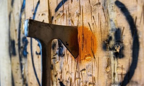 60 Min. Axtwerfen auf eigener Bahn für 4 Personen ab 12 Jahren (einlösbar Mo. - Do.)