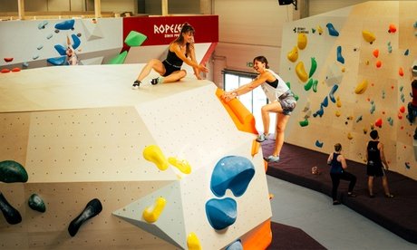 Für 4 Personen: Tageskarte für Bouldern Indoor