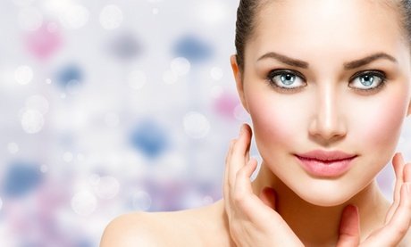 Injektion von 1 ml unvernetztem Hyaluron zur Behandlung leichterer Falten