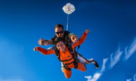 Wertgutschein über 100 € anrechenbar auf einen Tandem-Fallschirm-Sprung aus 4000 m Höhe (einlösbar Mo.-Fr.)