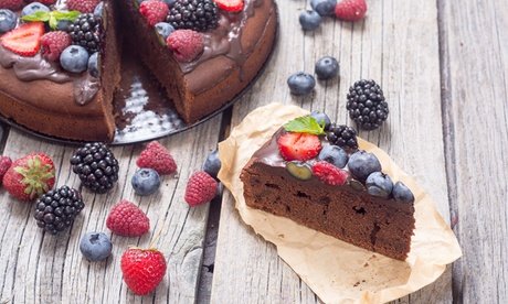 Für 4 Personen: Kuchen oder Torte und Kaffee- / Matcha-Spezialität nach Wahl (einlösbar: Mo.-Sa. von 12-18 Uhr)