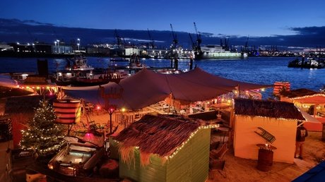 4x Glühwein beim Winterzauber auf StrandPauli