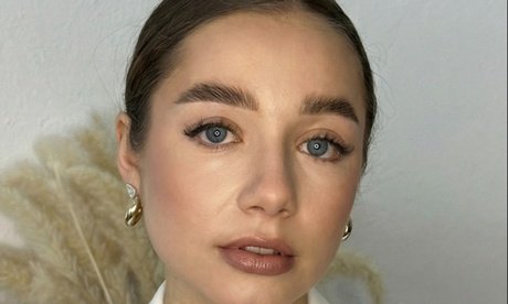 Augenbrauen-Lifting inkl. Färben und Zupfen