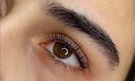 Kombi-Paket: Wimpern- & Augenbrauen-Lifting inkl. Färben für 1 Person