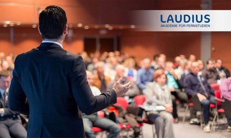 Inkl. Fernlehrerbetreuung und Zertifikat: 6 Monate Onlinekurs Trauerredner:in