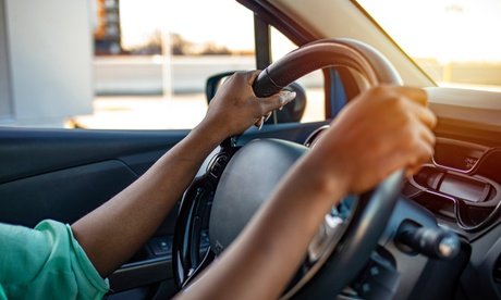 Für 2 Personen (ab 18 Jahren): 4 5 Std. ADAC PKW Fun and Safe Training