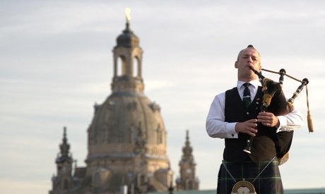 Für 1 Person: 1 Std. Fotoshooting in Dresdner Altstadt (Fashion Business Fun) 5 Abzüge inklusive