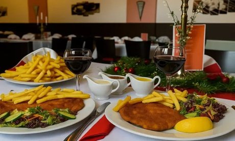 Für 4 Personen: Schnitzel nach Wahl inkl. frischer Salat vom Buffet (einlösbar Mi. & Do.)