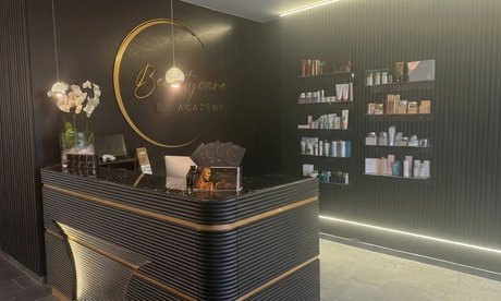 ca. 30 Min. kosmetische Pediküre für 1 Person