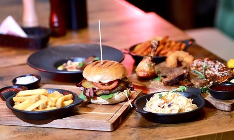 Für 4 Personen: Premium Burger Medium oder Well Done nach Wahl mit Beilage & Dessert (einlösbar von So.-Do.)