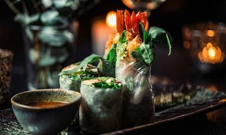 Für 4 Personen: Vietnamesisches 3-Gänge à la carte Menü (einlösbar Mo.-Do. und So. ab 17 Uhr)