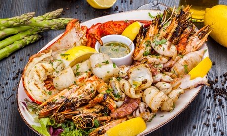 Für 4 Personen: Fischplatte (einlösbar Di.-Sa. von 15-19 Uhr)