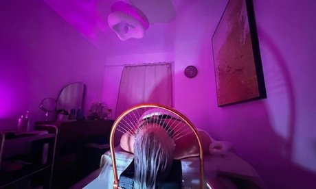 60 Min. Japanese Head Spa Erlebnis für alle Haarlängen