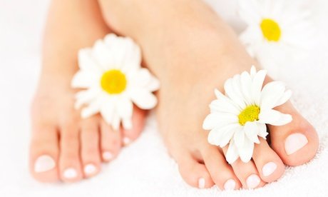 40 Min. Deluxe-Pediküre inkl. Fußbad Peeling Nägel formen und Massage