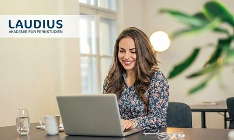 Inkl. Fernlehrerbetreuung Abschlussprüfung und Zertifikat: 12 Monate Fernkurs Online-Redakteur:in