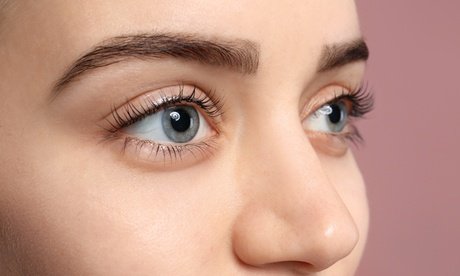 Inkl. Augenbrauen-Korrektur mit Faden und Pinzette: Wimpern-Lifting mit Färben