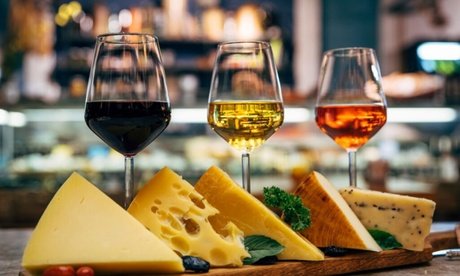Für 1 Person: Wein- und Käse-Tasting inkl. einer Flasche Wein