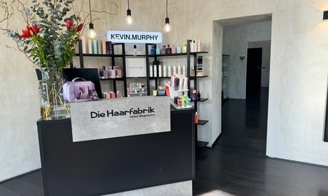 Balayage-Komplettpaket inklusive Schneiden Föhnen und Gloss-Tönung für 1 Person