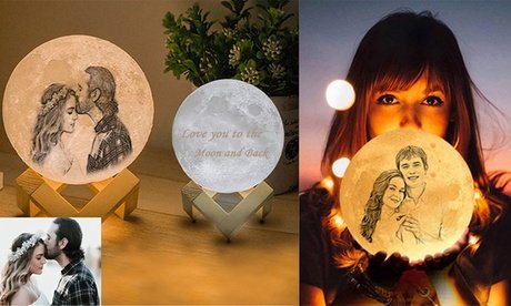 Wertgutschein über 125 € anrechenbar auf eine personalisierte Mondlampe nach Wahl (Versandkosten nicht inklusive)